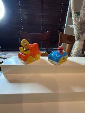 Sesame Street Bakery Crafts Big Bird and Elmo Push-Along Toy Cars Set